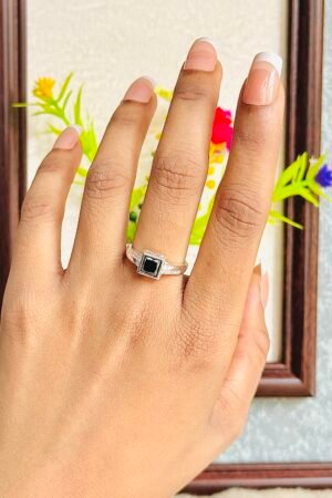 925 Silver Ladies Ring with Zircon Stone