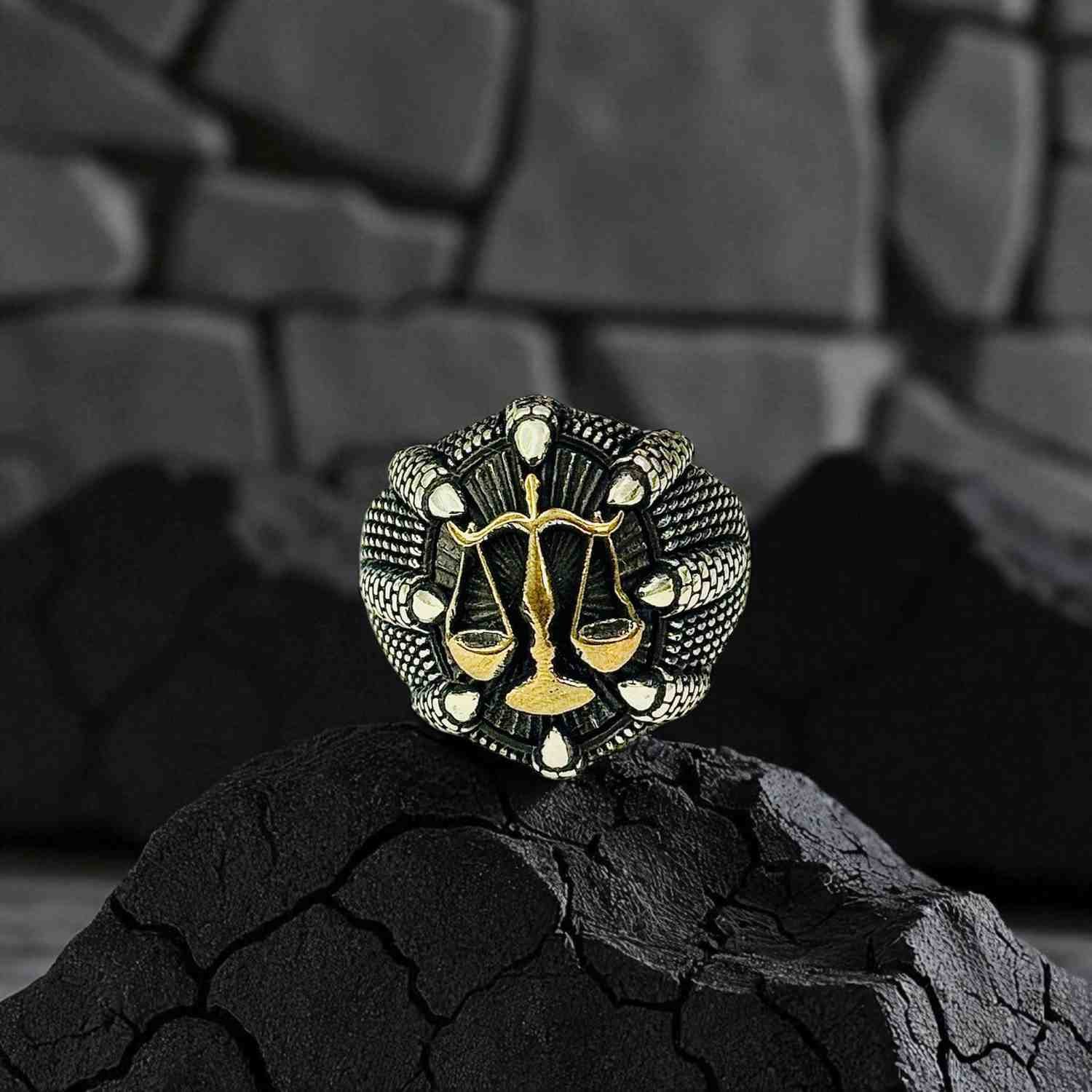Turkish 925 Silver Gent's Ring With Scale Signet - Image 2