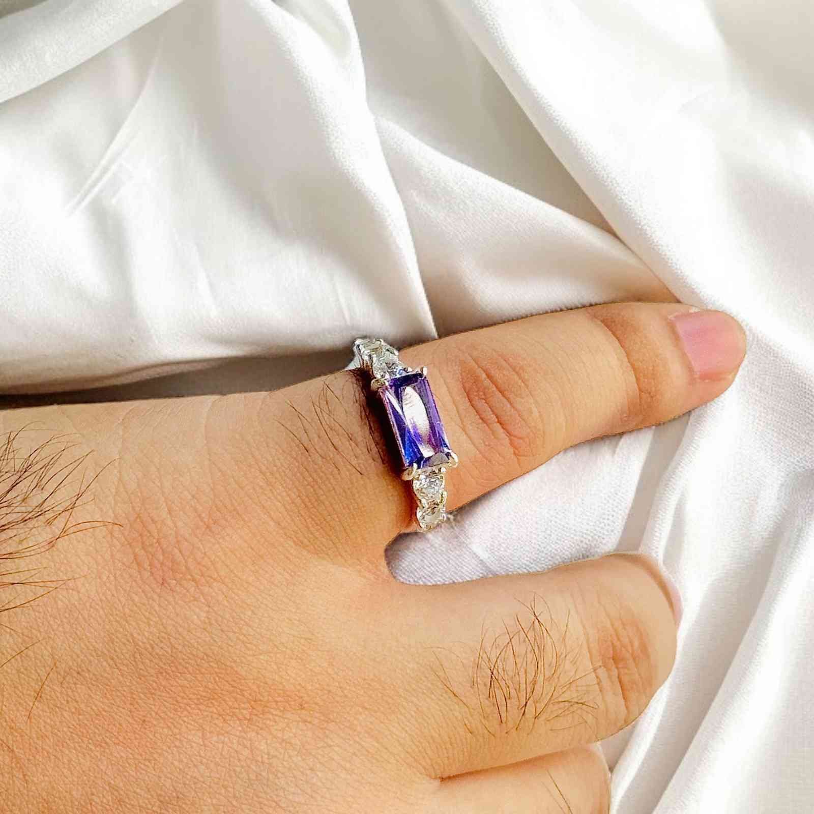 Turkish 925 Silver Ladies Ring with Purple Zircon - Image 3