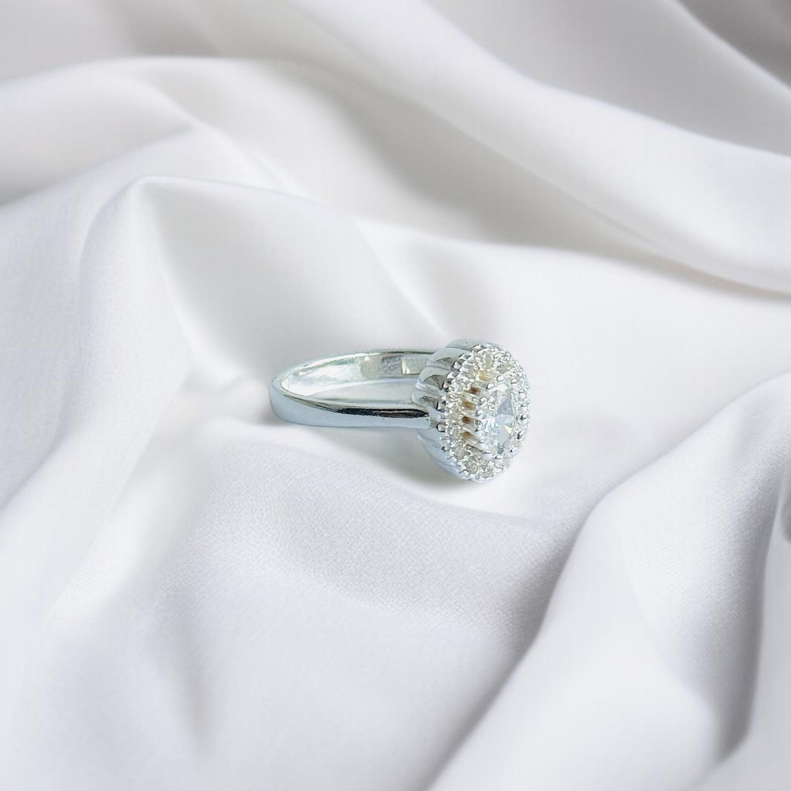 Turkish 925 Silver Ladies Ring with White Zircon - Image 2