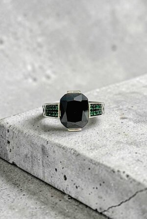 Turkish 925 Silver Ladies Ring with Green Zircon Stone